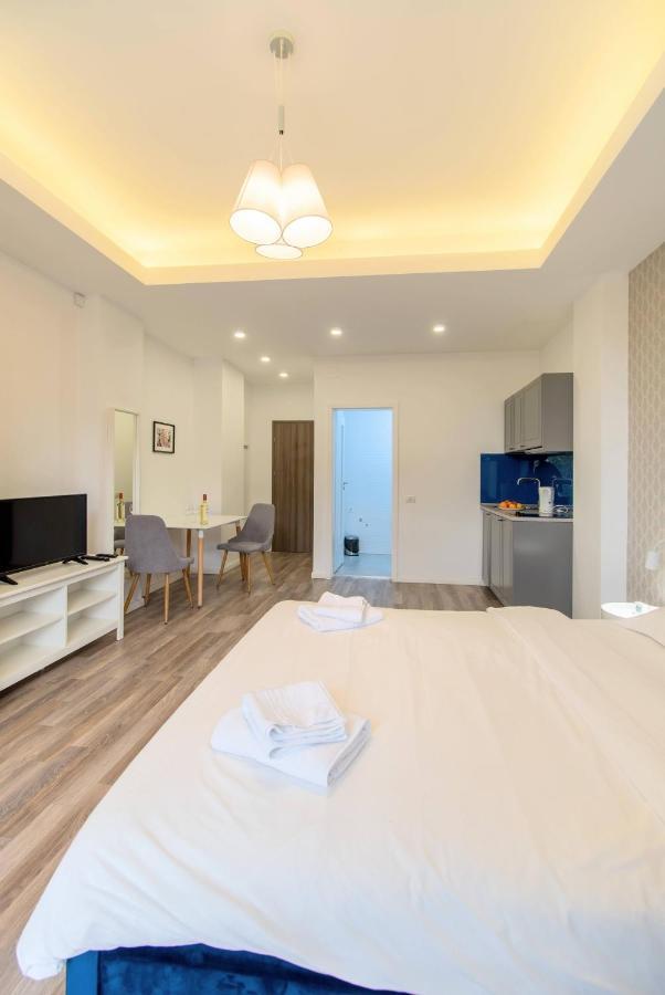 City Center Premium Apartments 2 Bukarest Exterior foto